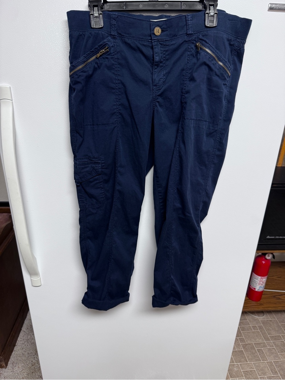 5 Pairs of Sonoma Capris, White, Tan, Grey, Navy & Moss Green
